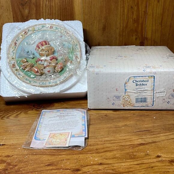 Cherished Teddies Old King Cole You Wear Your Kindness like a Crown Plate - Picture 1 of 5